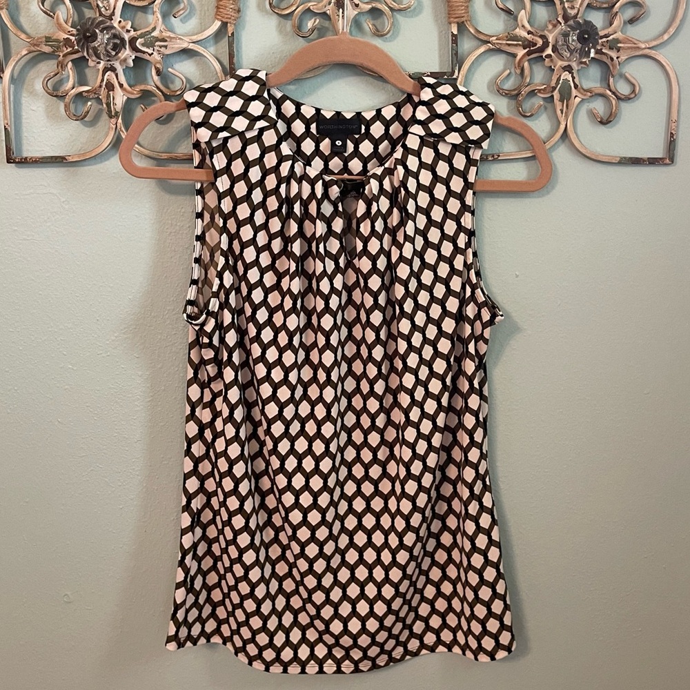 Worthington Sleeveless Keyhole Shell